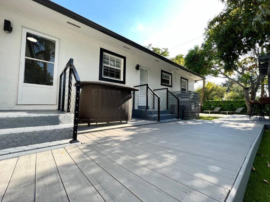 Stylish 3/2 Centrally Located! Appartamento
