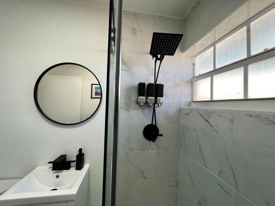 Stylish 3/2 Centrally Located! Appartamento *
