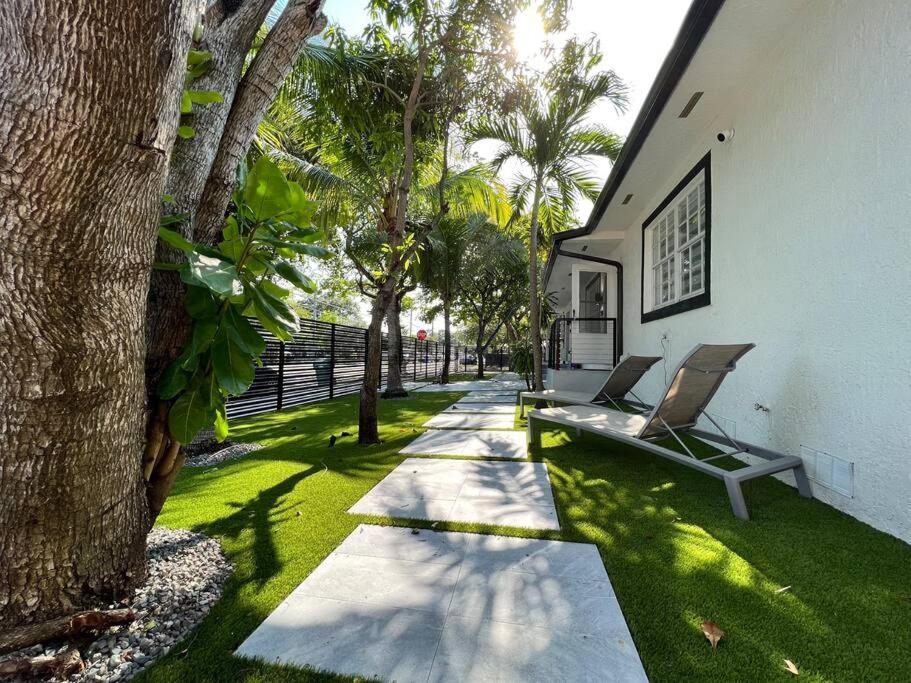 Stylish 3/2 Centrally Located! Appartamento